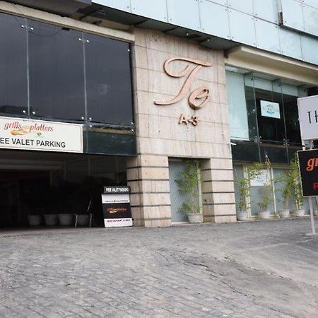 Hotel The Madison Nowe Delhi Zewnętrze zdjęcie