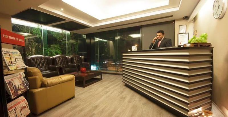 Hotel The Madison Nowe Delhi Zewnętrze zdjęcie