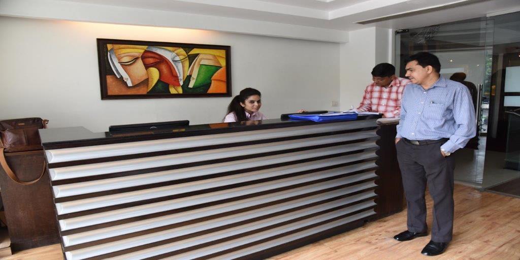 Hotel The Madison Nowe Delhi Zewnętrze zdjęcie