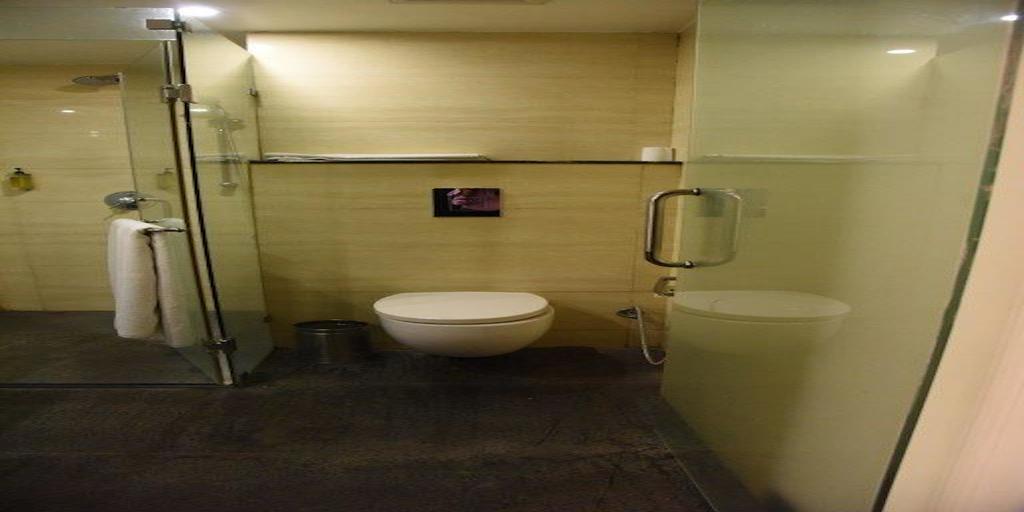 Hotel The Madison Nowe Delhi Zewnętrze zdjęcie