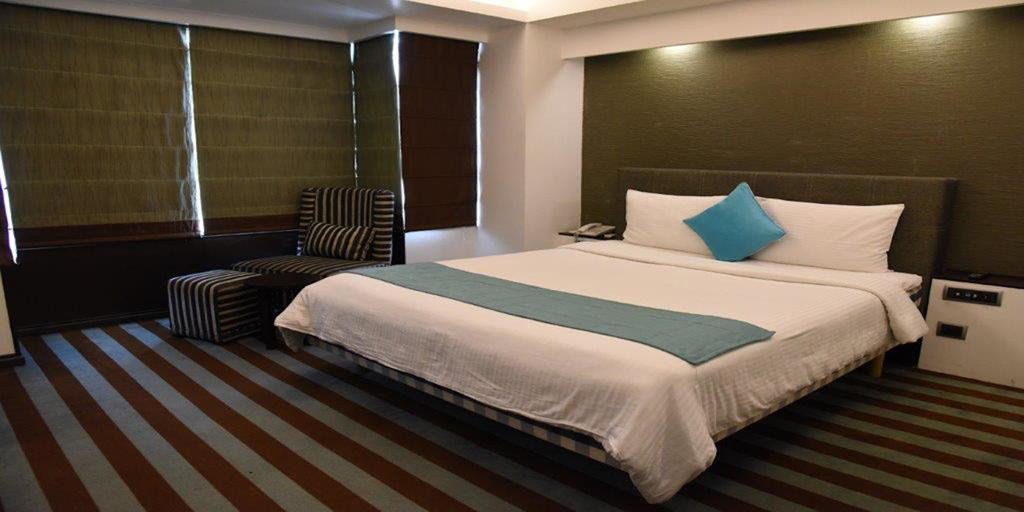 Hotel The Madison Nowe Delhi Zewnętrze zdjęcie