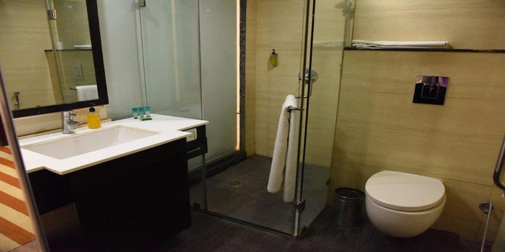 Hotel The Madison Nowe Delhi Zewnętrze zdjęcie
