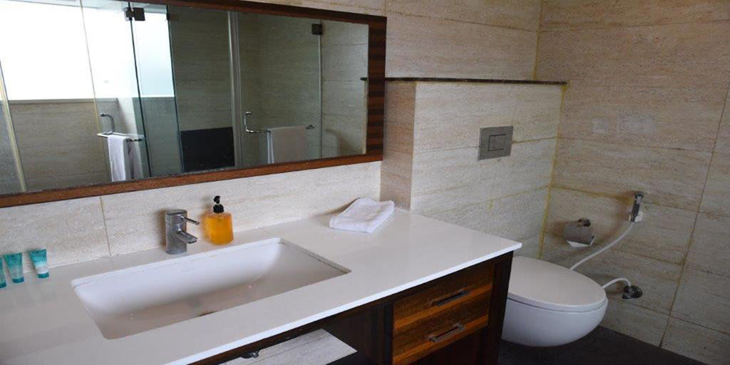 Hotel The Madison Nowe Delhi Zewnętrze zdjęcie
